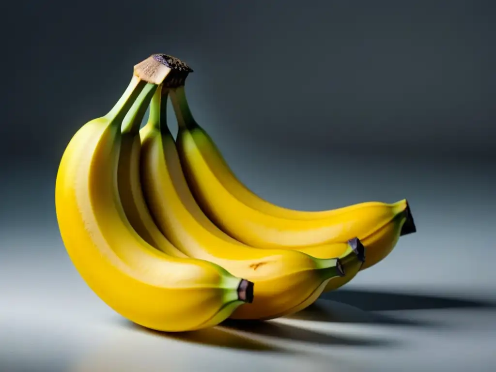 Plátanos maduros: un oasis de calma y frescura Un conjunto de plátanos maduros en un ambiente sereno y minimalista